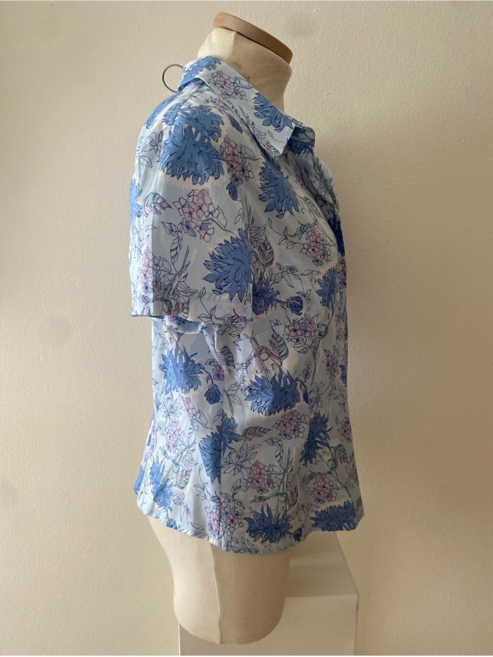 Liz Claiborne Light Blue Floral Short-Sleeve Button Down - Picture 2 of 5